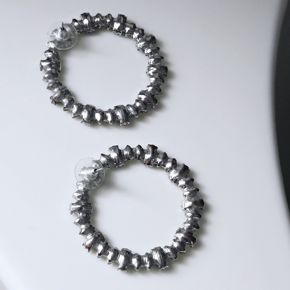 Elegant Multicolor Glasd Stones Hoop Earrings - Picture 8 of 16